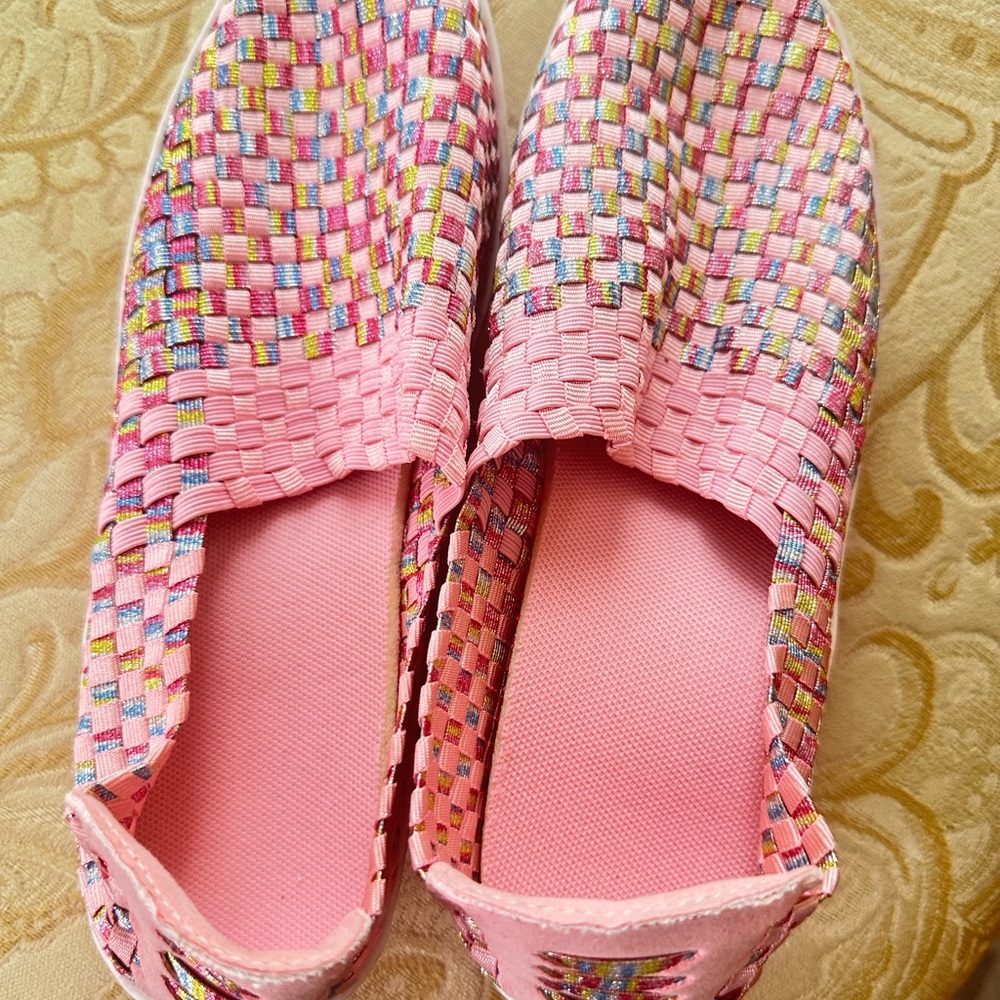 Women’s Pink breathable woven slip-on sneakers